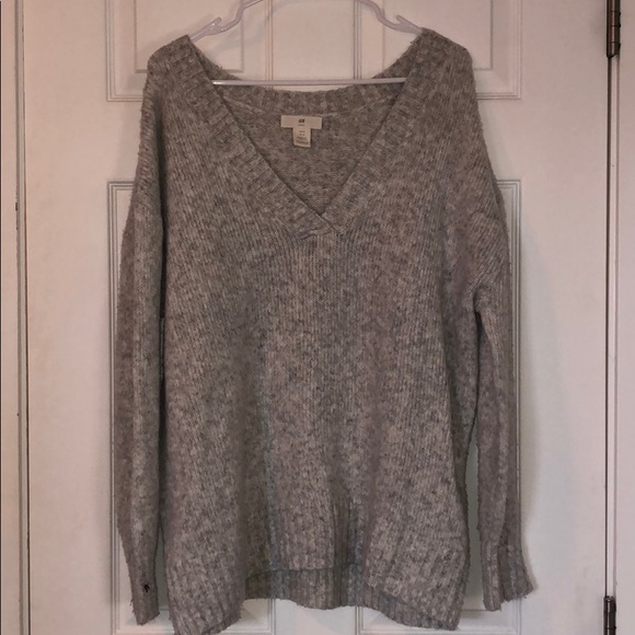 H&M Oversized vneck knit sweater - Picture 1 of 2